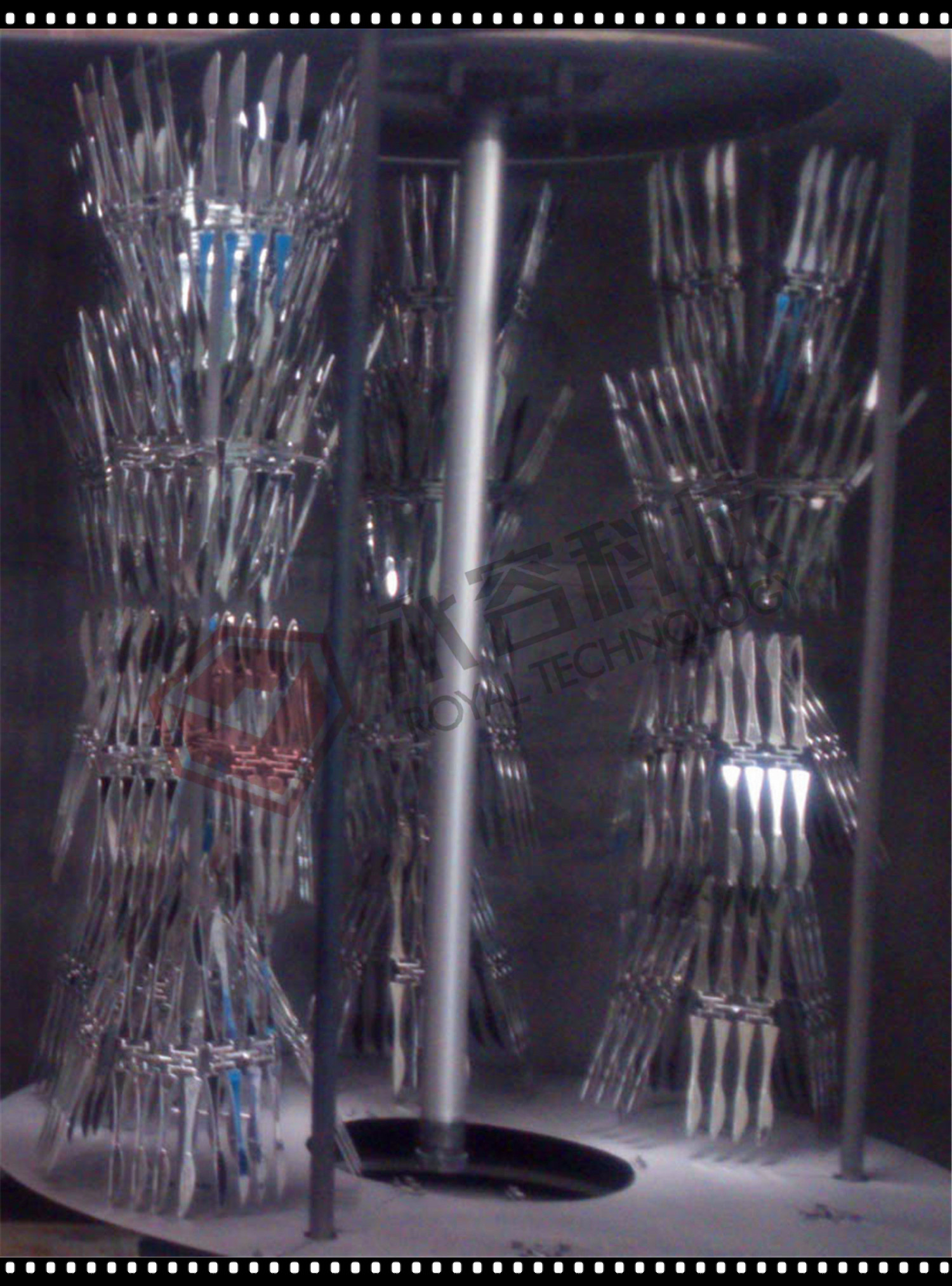 Plastic Cutlery Vacuum Metalizing Machine For Disposable Plastic Spoon / Fork